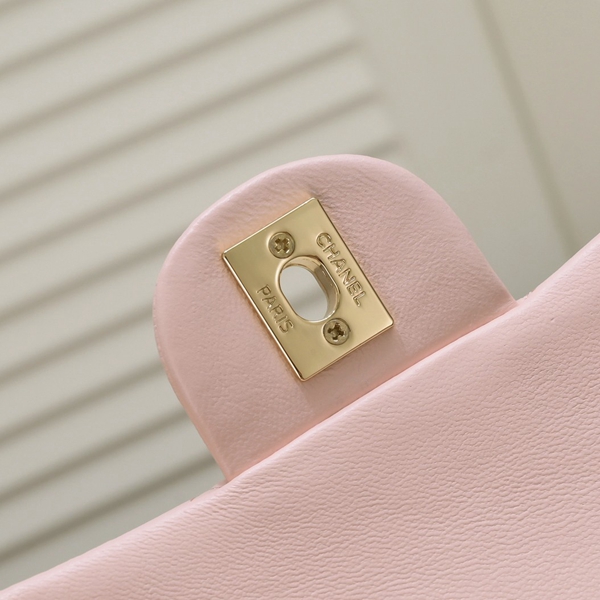 シャネルバッグ角部分ディテール